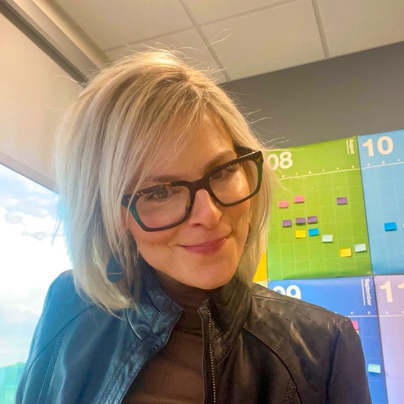 Meet your Posher, Jeni - Picture 1 of 1